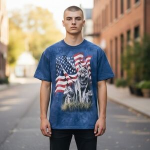 NWT The Mountain 2001 American Flag Wolf Pack USA Proud Wolves T-Shirt Size Lg